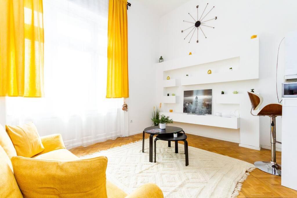 Bright Design Riverside Studio By Nw Budapest Eksteriør billede