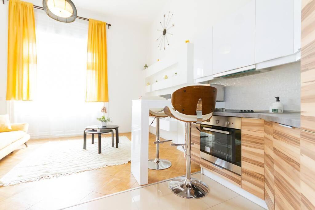 Bright Design Riverside Studio By Nw Budapest Eksteriør billede