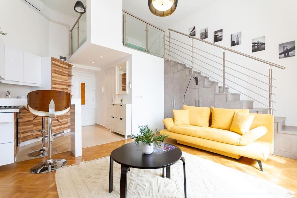 Bright Design Riverside Studio By Nw Budapest Eksteriør billede